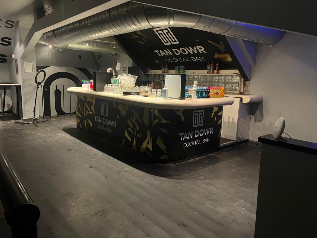 Lot: 86 - FORMER NIGHTCLUB WITH PLANNING FOR RESIDENTIAL DEVELOPMENT - Further bar area